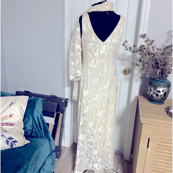 Size 8 cream Beautiful wedding, mother of bride, special occasion. - Picture 2 of 4